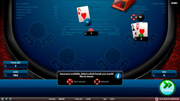 Интерфейс автомата Blackjack European с игровым столом и фишками