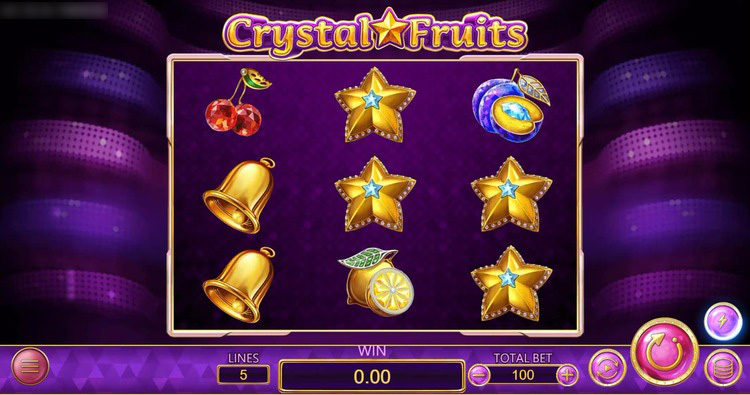 Игровое поле слота Crystal Fruits с кристаллическими фруктами на темном фоне
