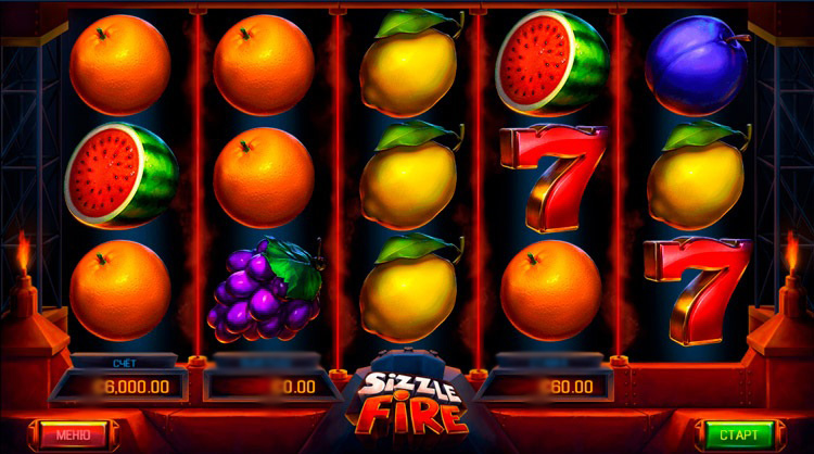 Экран игрового автомата Sizzle Fire с фруктовыми символами, 5 барабанов и 5 линий выплат