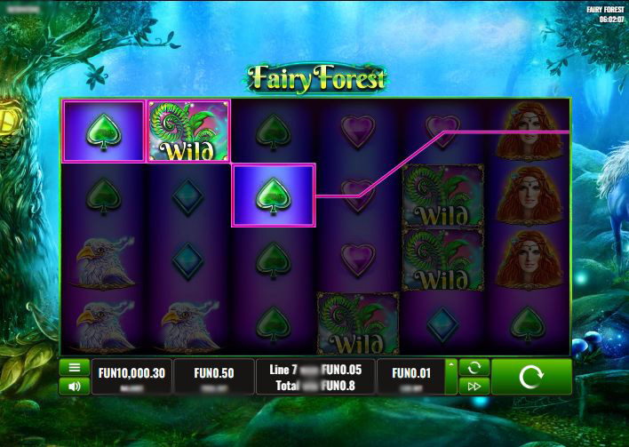 Скриншот игрового поля Fairy Forest с барабанами, линиями выплат и сказочными лесными символами.