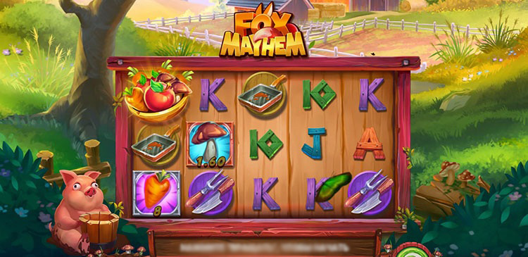 Скриншот игрового автомата Fox Mayhem с лисами и мешками награбленных монет