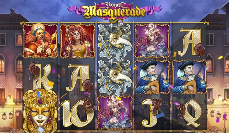 Игровое поле слота Royal Masquerade с золотыми барабанами и символами венецианского карнавала