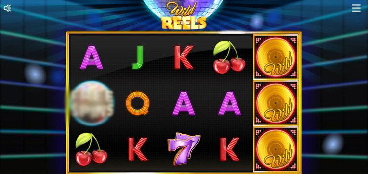 Скриншот игрового автомата Wild Reels на пяти барабанах с классическими символами и дикими расширениями