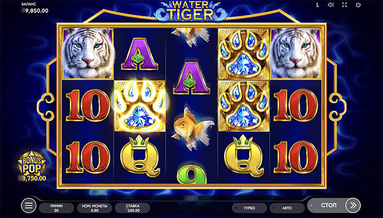 Основное игровое поле слота Water Tiger с барабанами и символами азиатской тематики